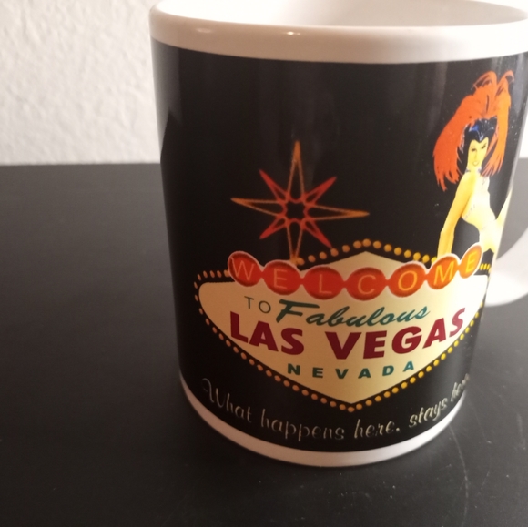 VTG Ceramic LAS vegas "What Happens Here" Mug - Picture 2 of 6
